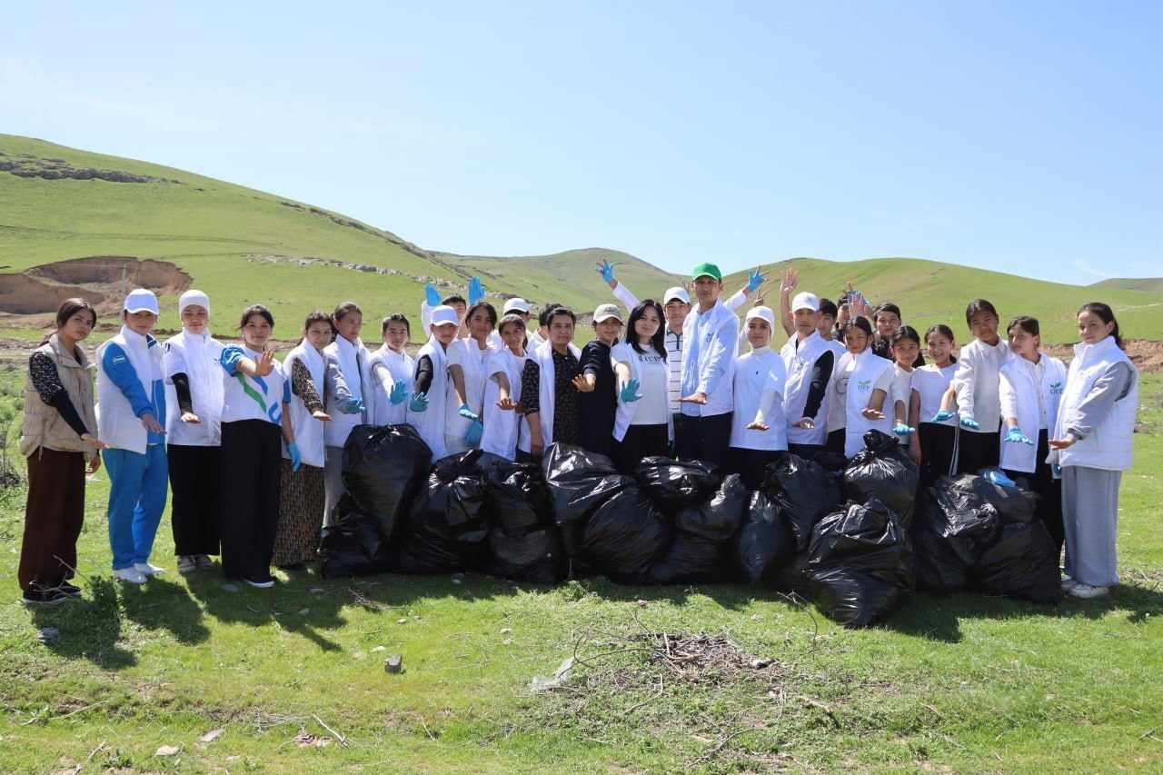 Жиззахда “Ҳар бир қадам — табиатга малҳам!” шиори остида плоггинг акцияси ўтказилди