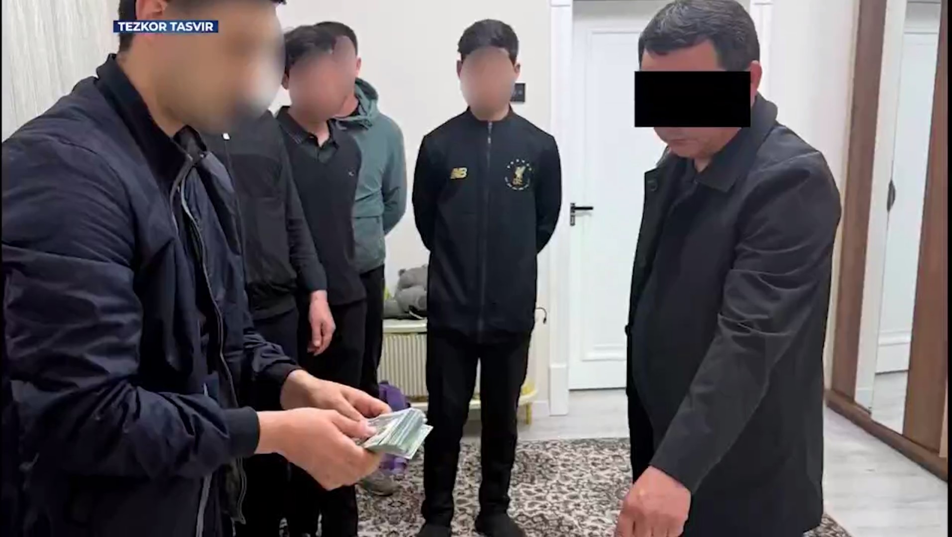 ДХХ: Андижон вилояти ҳокими ўринбосари 50 минг АҚШ доллари пора олаётганда ушланди