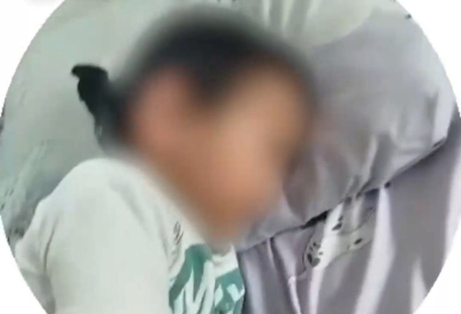 Оҳангаронда боғча тарбиячисига зўравонлик қилгани учун ишдан бўшатилди