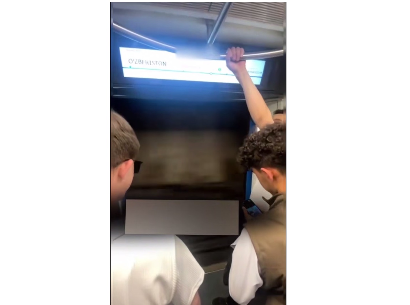 Тошкентда метро поезди вагони эшиги очиқ ҳолда ҳаракатланди