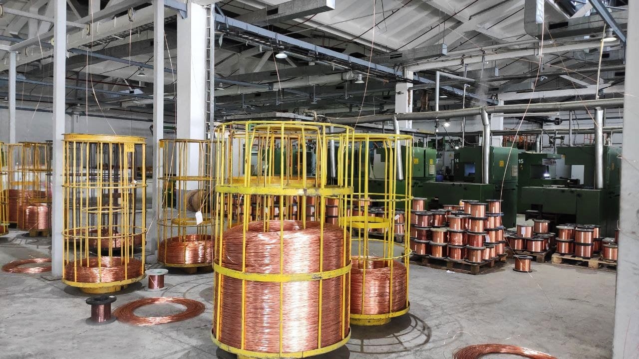 Qayta  ishlangan  mis elektrotexnika sanoatida asosiy xomashyo