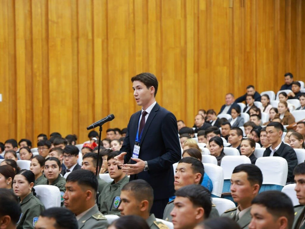 Басшы ҳәм жаслар ушырасыўы өткерилди