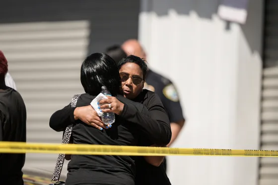 АҚШда саккиз нафар бола оммавий отишма қурбони бўлди