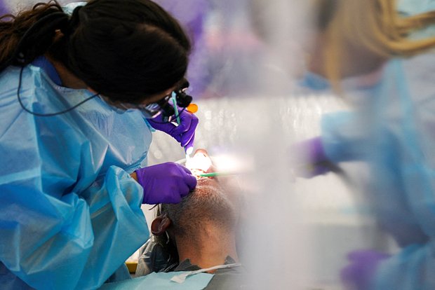 Тишлар тушиб кетиши кексаликда мустақил ҳаракатлана олиш кўламини пасайтиради