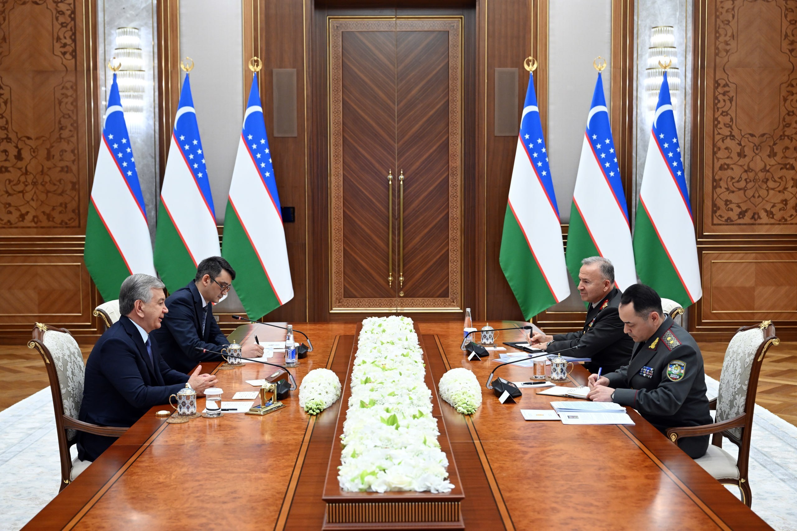 Президентимизга Туркия билан ҳарбий ҳамкорликни мустаҳкамлаш борасидаги ишлар ҳақида ахборот берилди