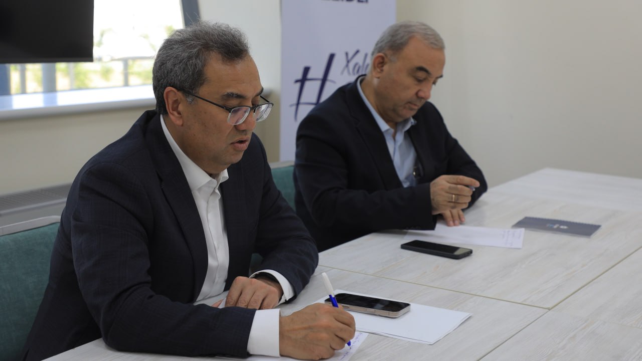 Бухоро давлат университети ректори сайёр қабул ўтказмоқда