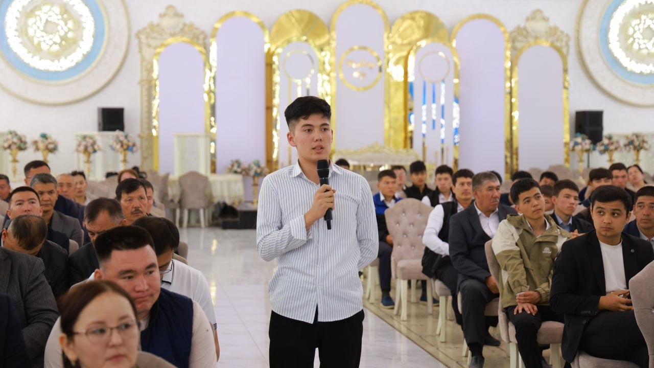 Кегейли районында жаслар менен ушырасыў өткерилди