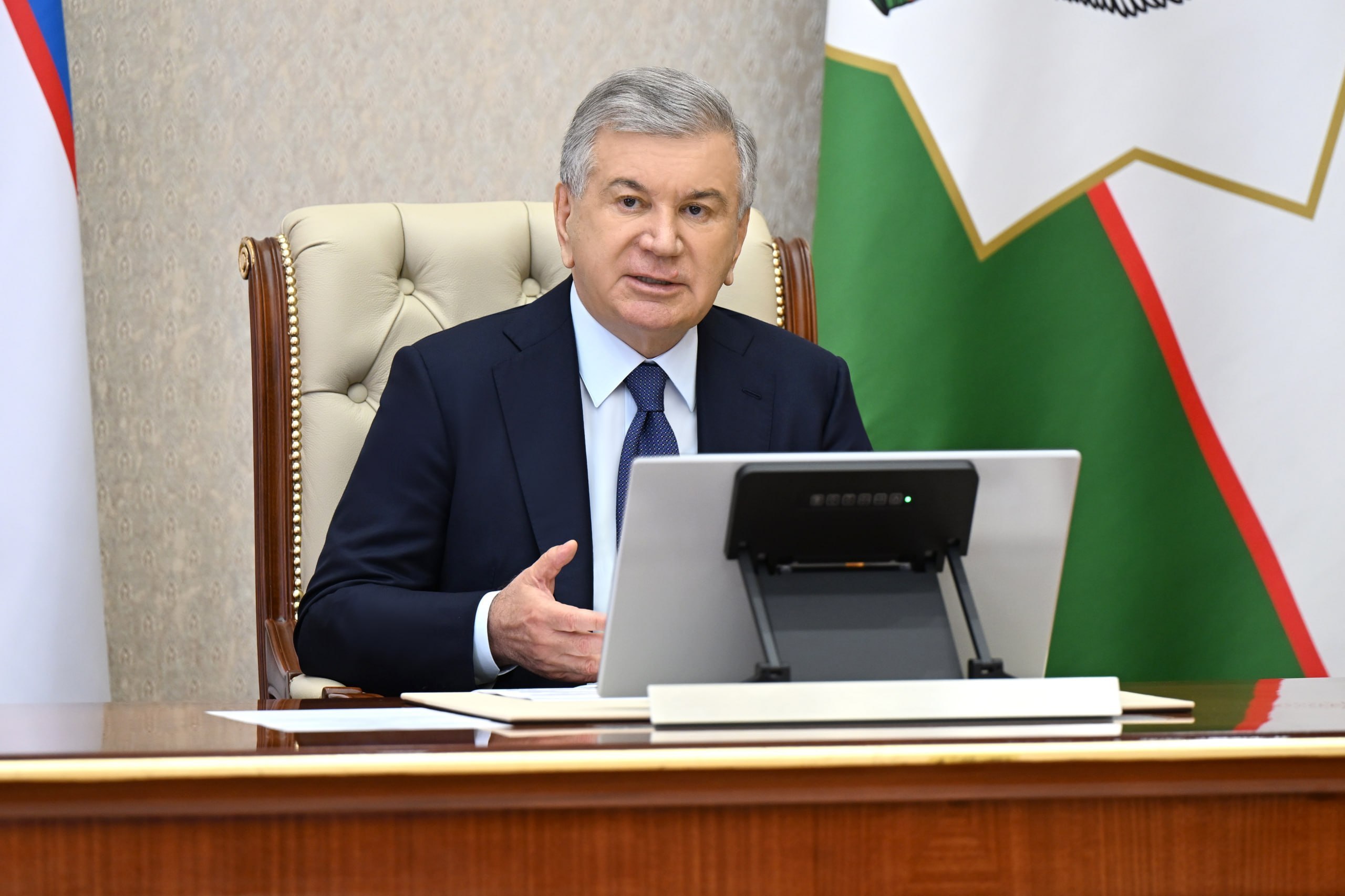 Рассмотрены приоритетные задачи по развитию кожевенно-обувной промышленности