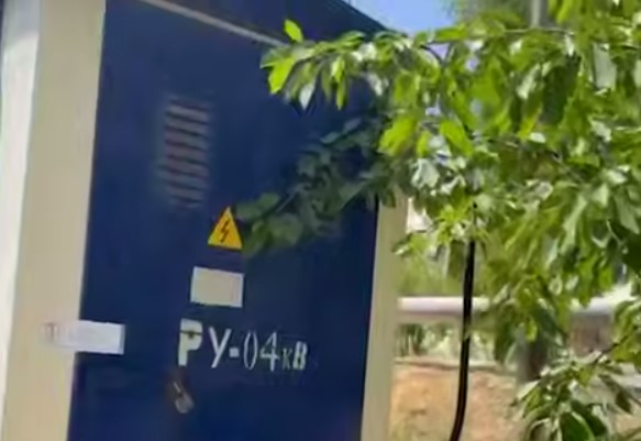 Наманганда атрофи очиқ ҳолатда турган трансформатор устига чиққан бола ток уриб вафот этди