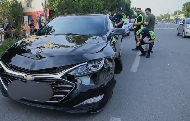Qo‘qonda avtomashina 10 yoshli uch qizni urib yubordi, ulardan biri hayotdan ko‘z yumdi