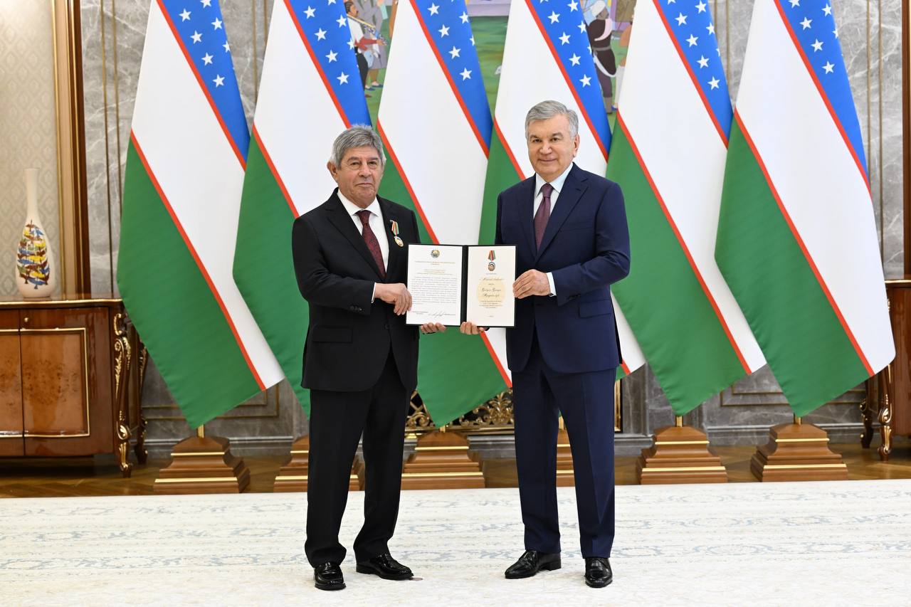 Oʻzbekiston Prezidenti Ozarbayjon elchisini qabul qildi
