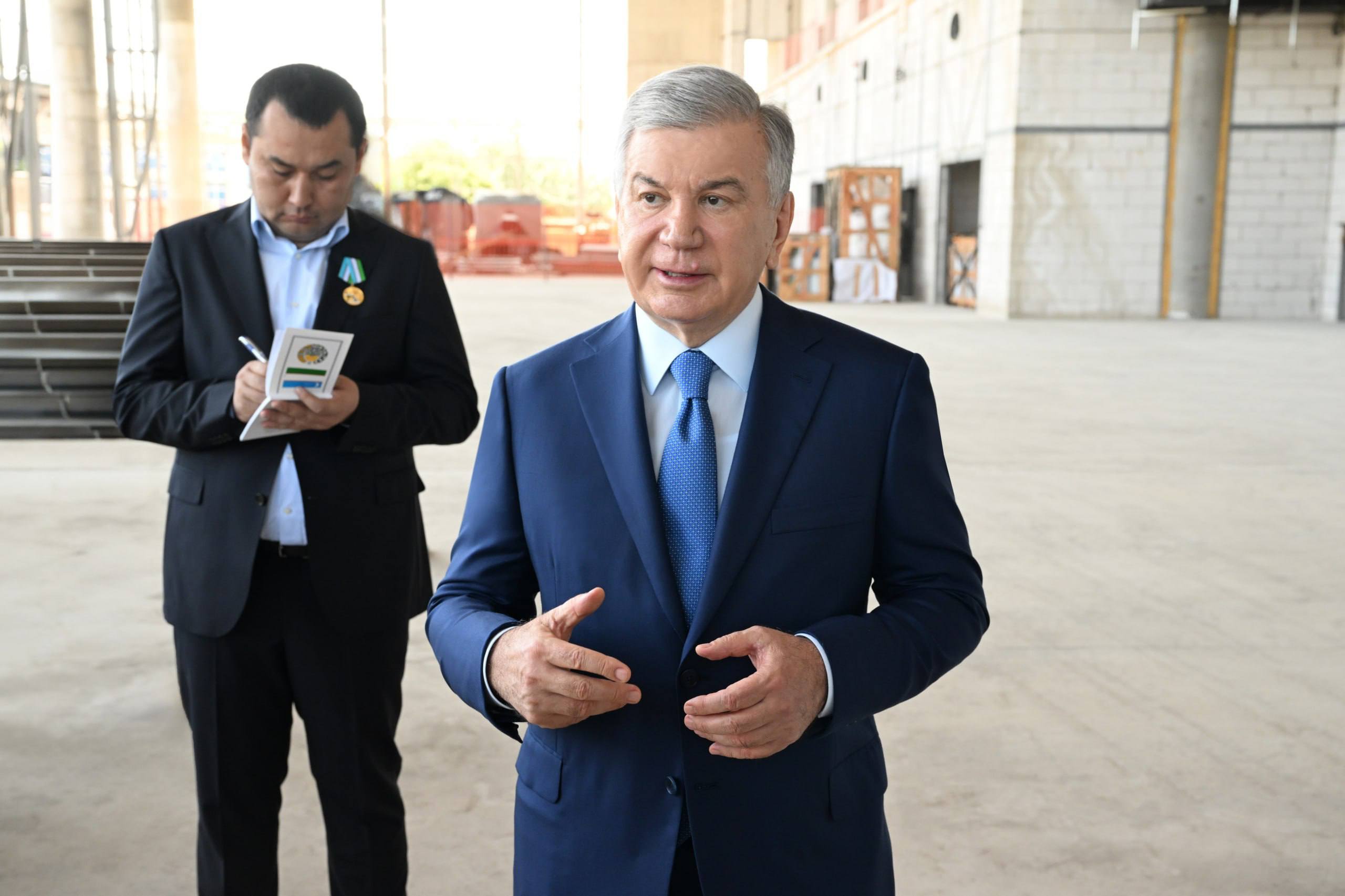 Prezidentimiz Namangan xalqaro aeroportida yangi terminal qurilishi bilan tanishdi