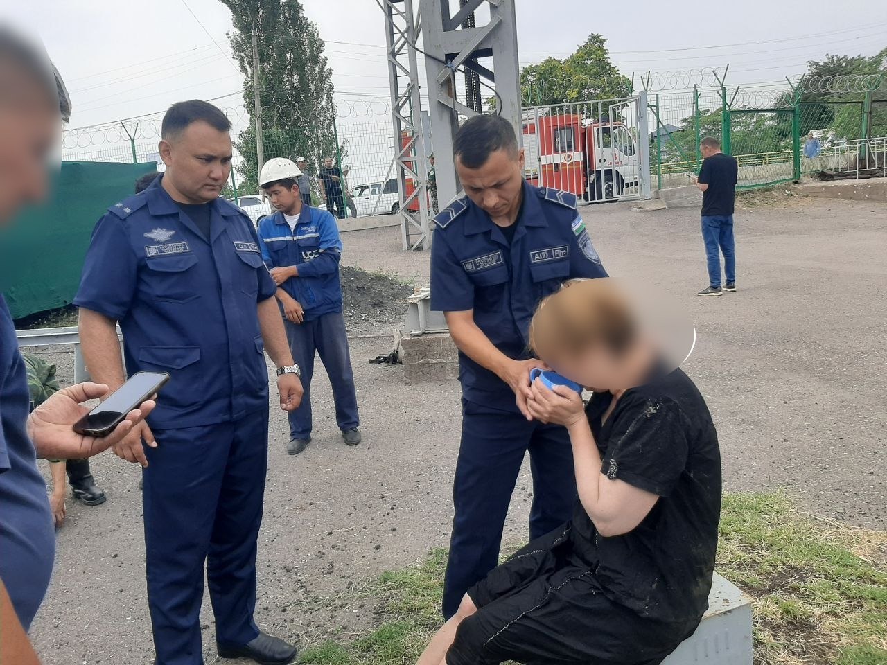 Чирчиқда "Бўзсув" каналига тушиб кетган фуқаро қутқариб қолинди