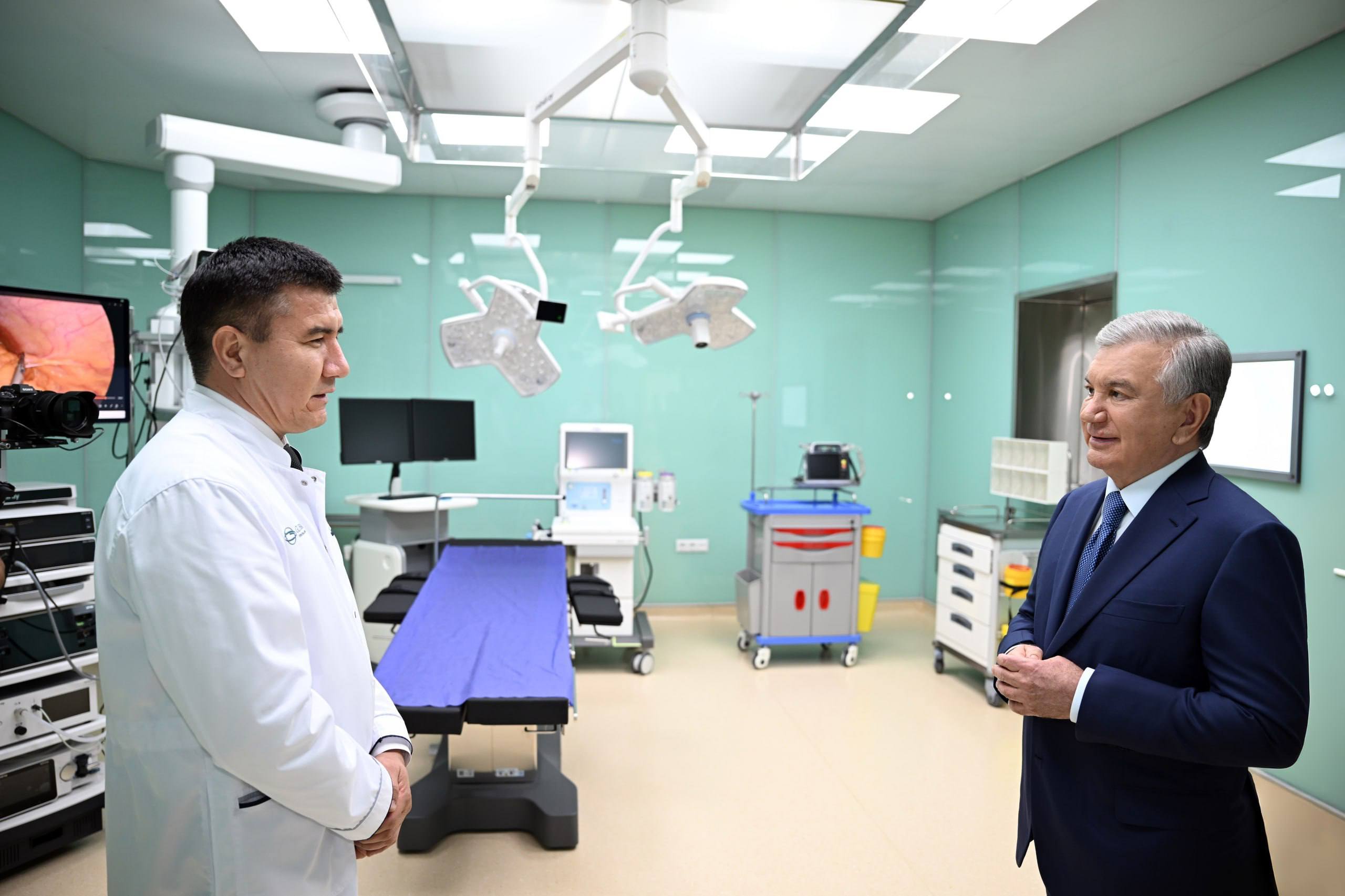 Президент нашей страны осмотрел современный медицинский центр в Сергели