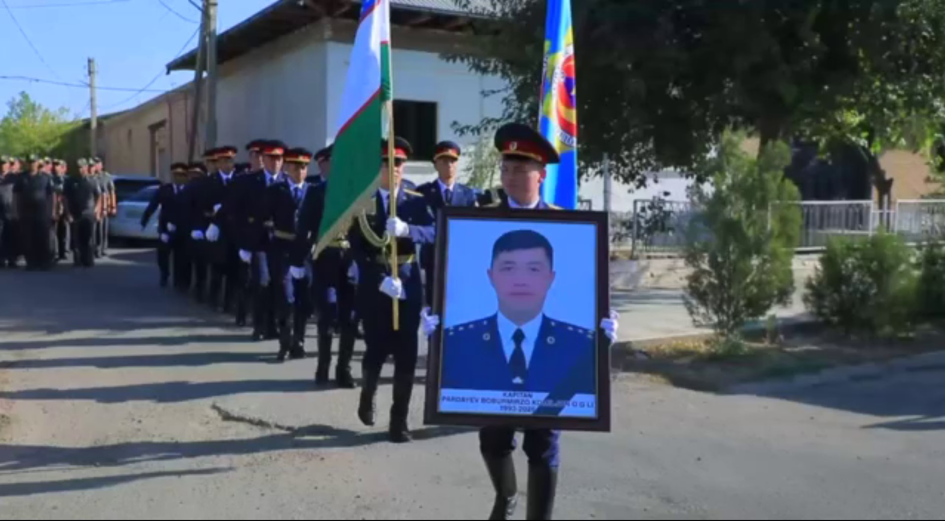 Капитан Бобурмирзо Пардаев сўнгги манзилга кузатилди