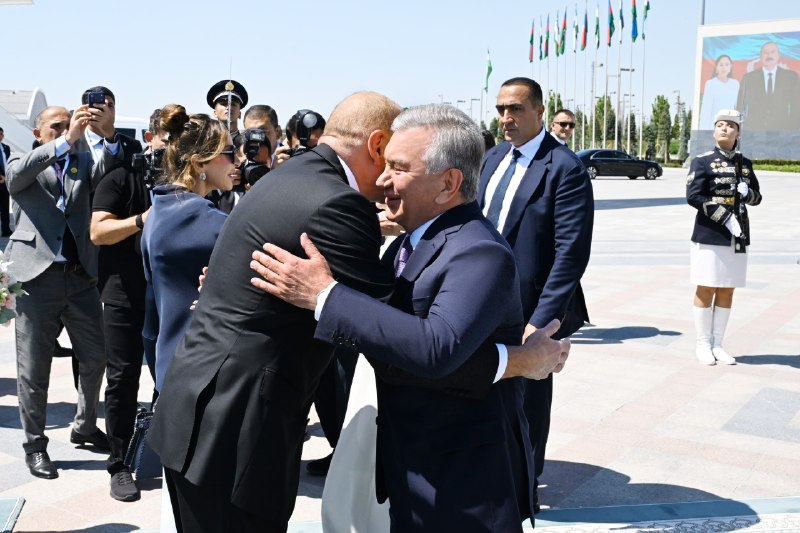 Президент Азербайджана прибыл с государственным визитом в Узбекистан
