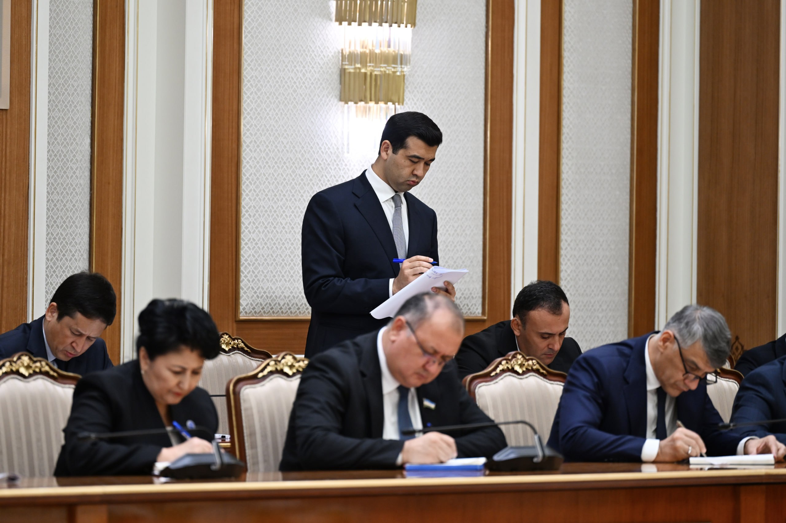 Мактаб, техникум ва ўқув марказларида камбағал оилалар фарзандлари учун қўшимча тўгараклар ташкил этилади