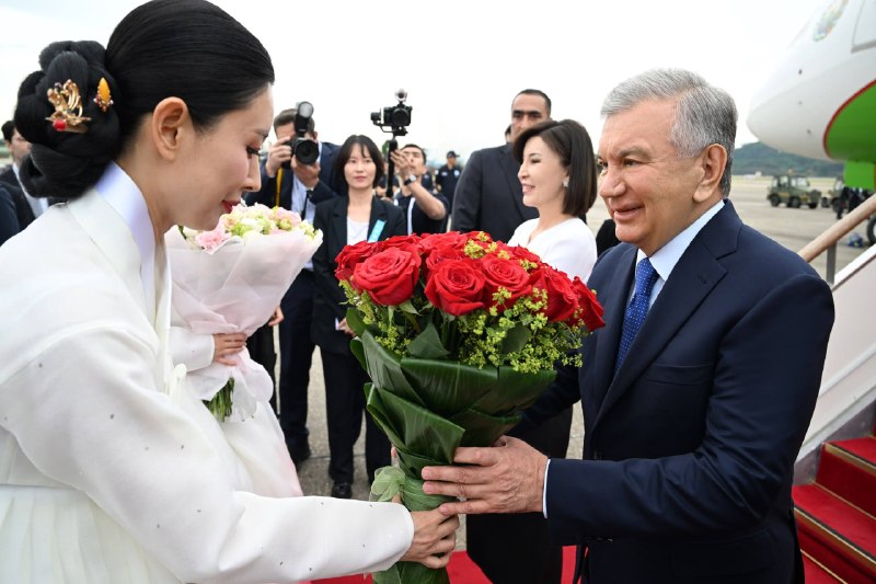 Ўзбекистон Республикаси Президенти Корея Республикасига келди