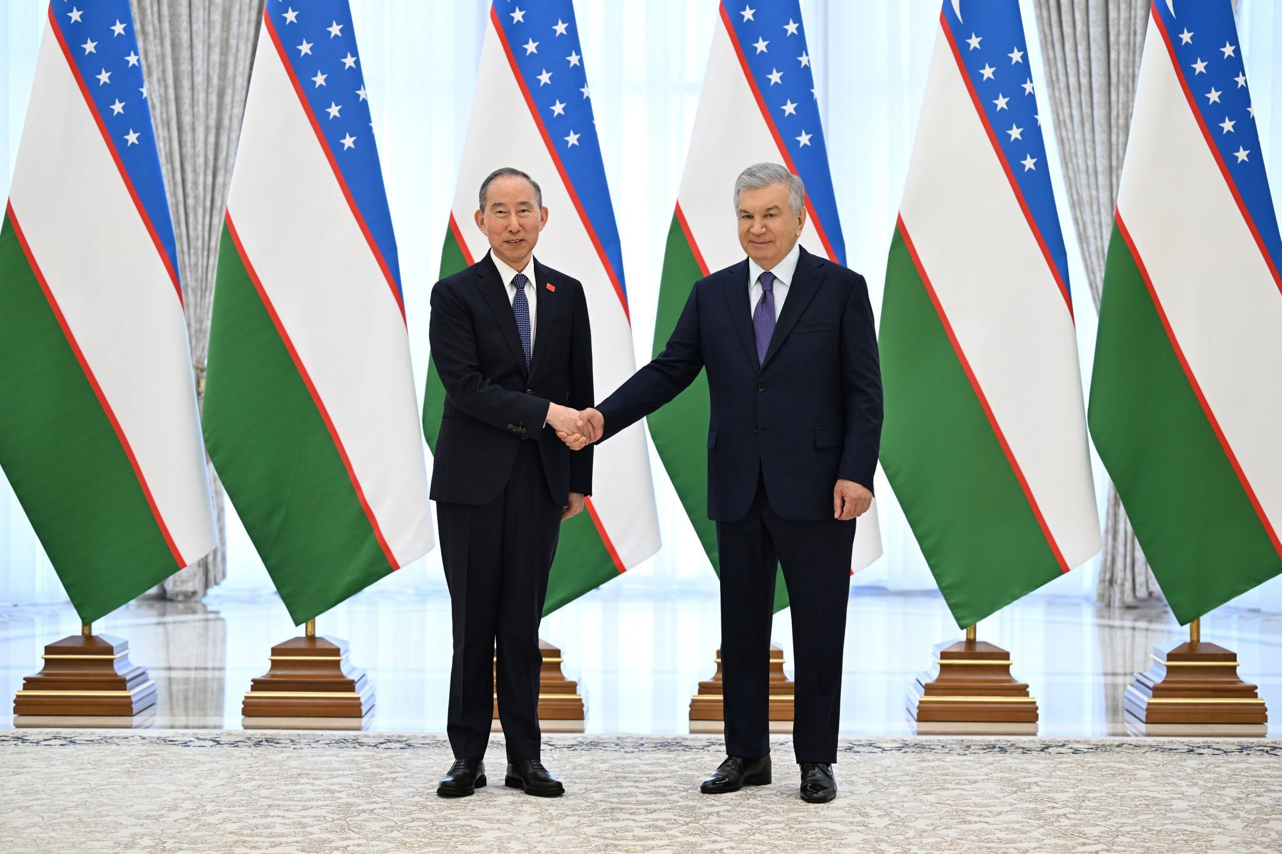 Президент Узбекистана принял делегацию Китая