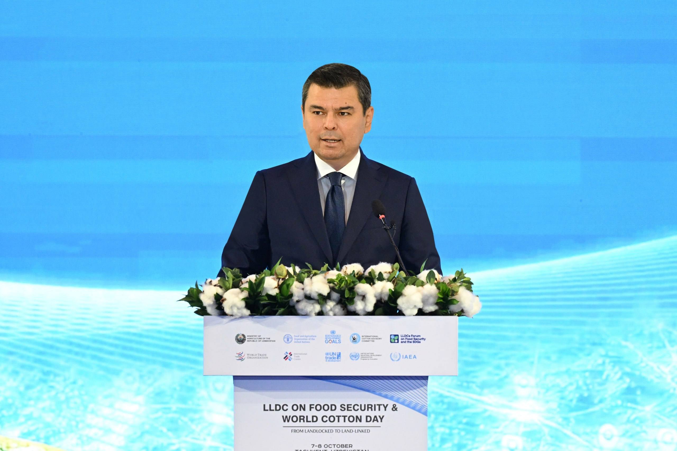 Президент направил обращение участникам международных конференций, посвящённых продовольственной безопасности.