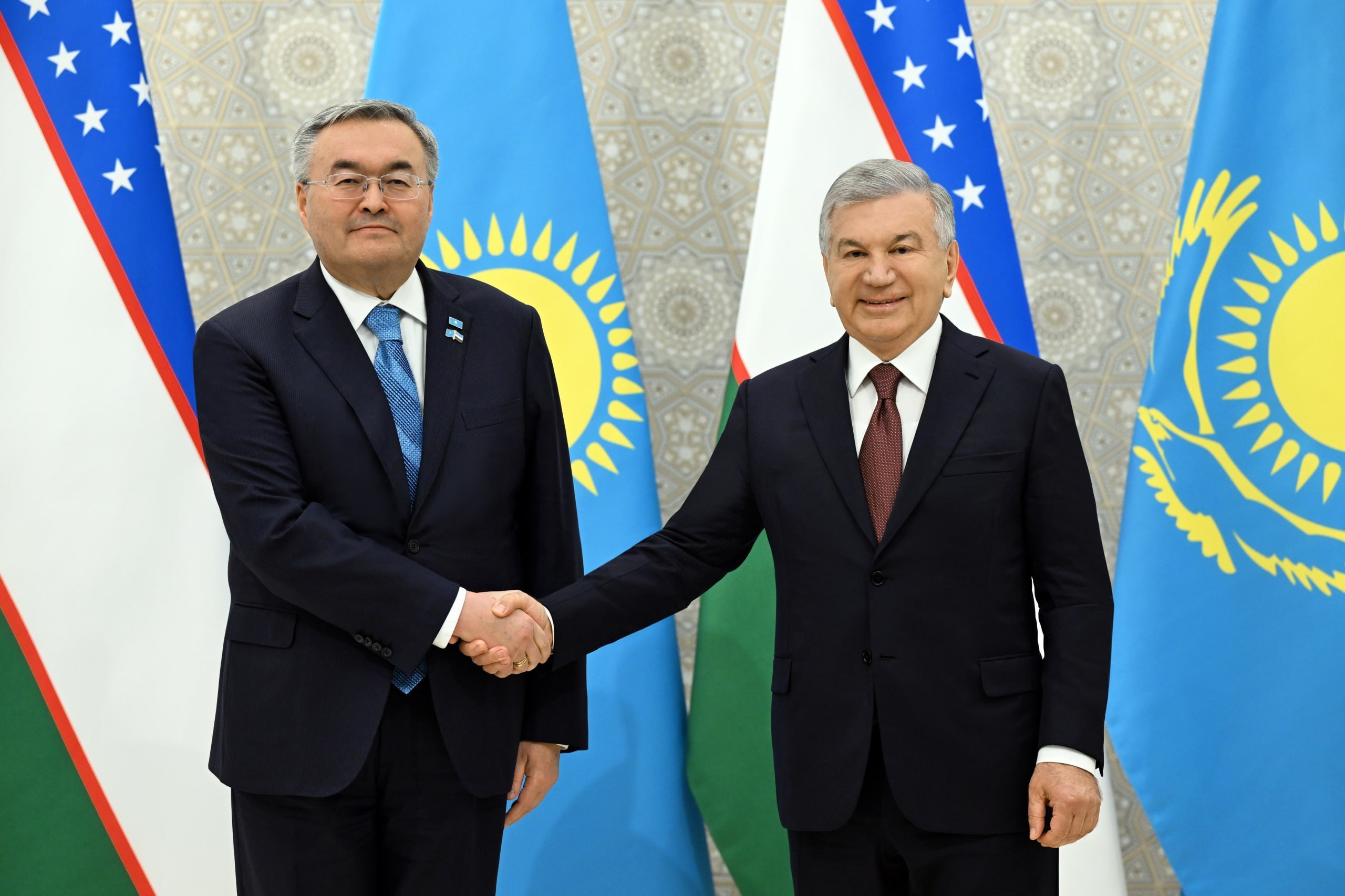 President of Uzbekistan Emphasizes Importance of Further Expanding Multifaceted Cooperation with Kazakhstan
