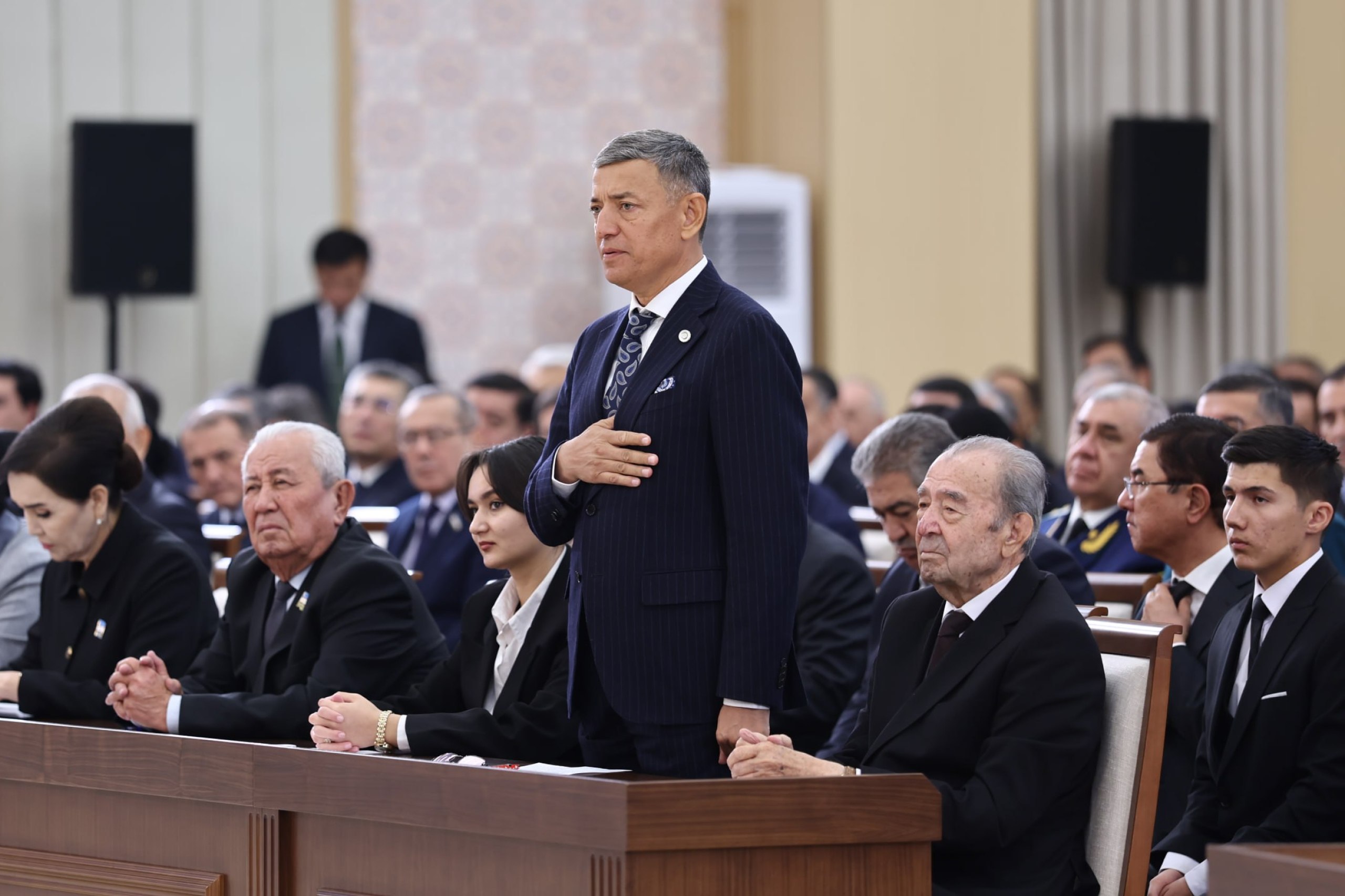 Президент Қашқадарёдаги тадбиркор, қишлоқ хўжалиги ходими, ижодкор ва китобхонларни тақдирлади
