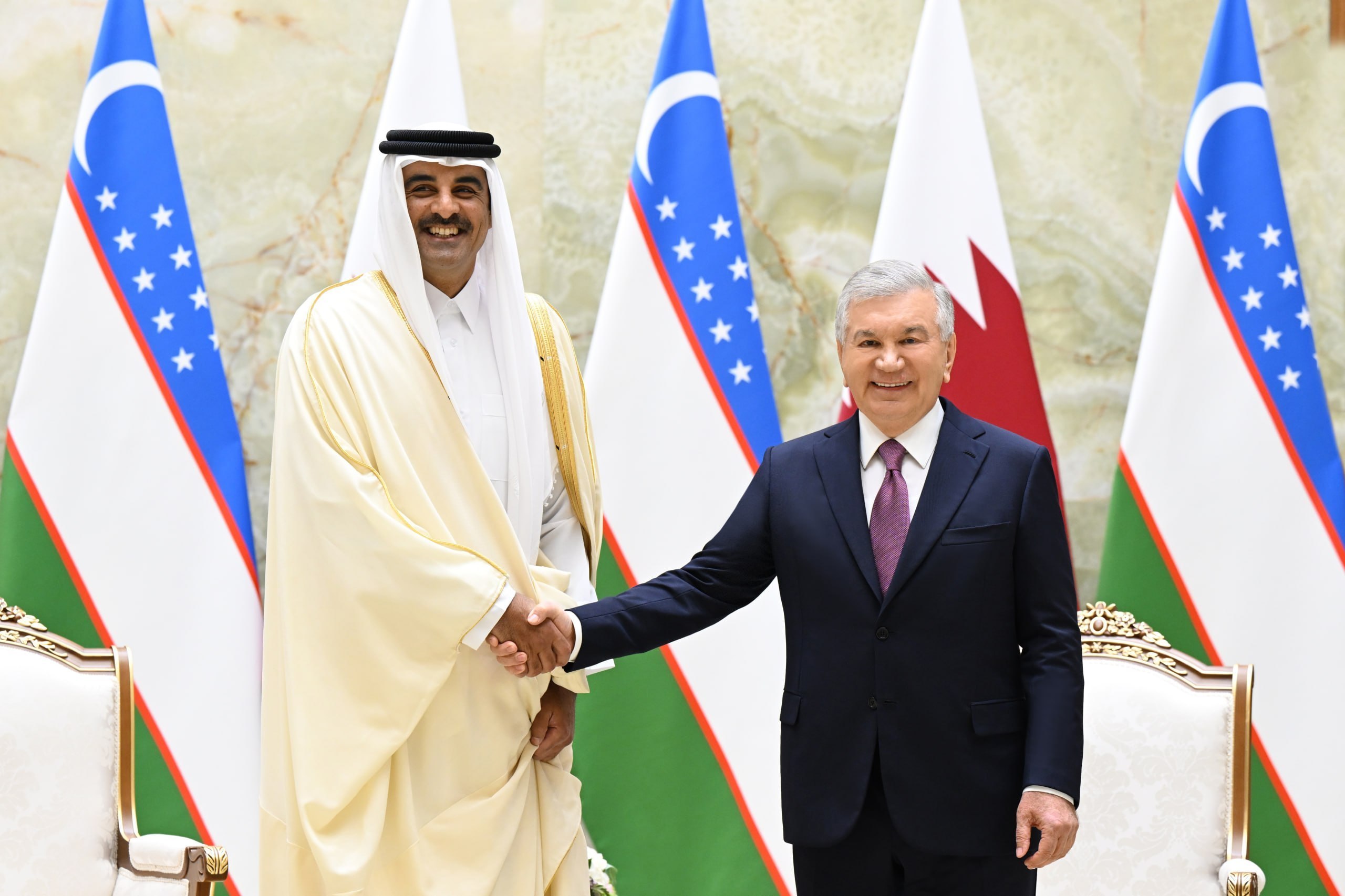 Президенти Ӯзбекистон бо Амири Қатар мулоқот анҷом дод