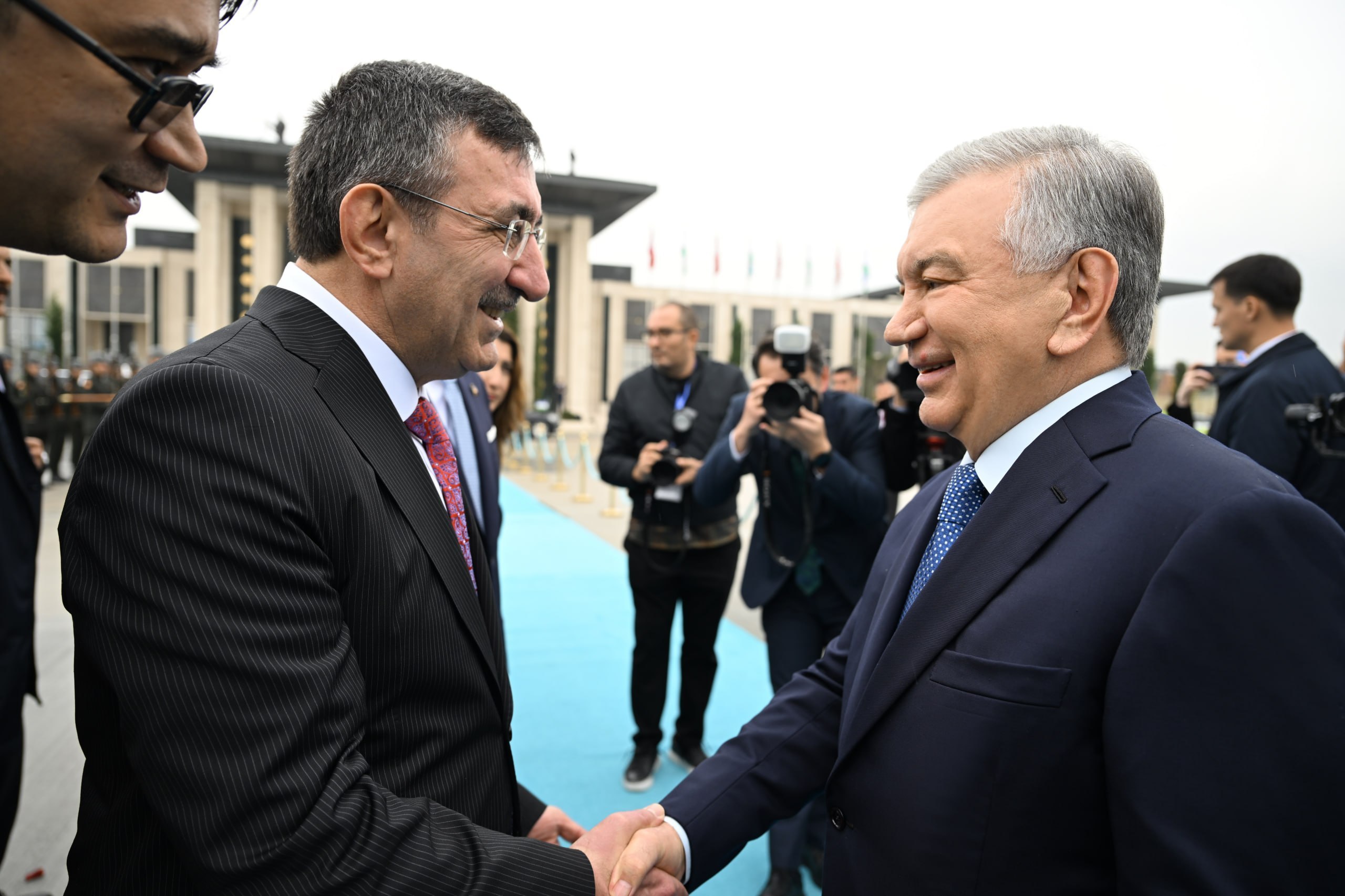 Ўзбекистон Президенти Туркияга келди