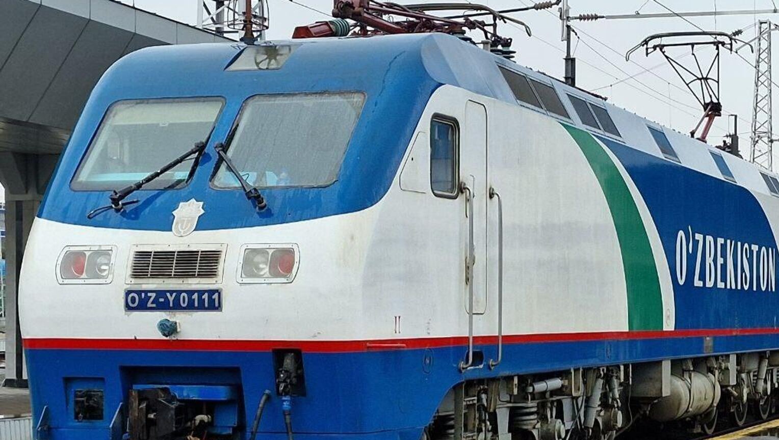 Үйсіз адамдармен арулар порно