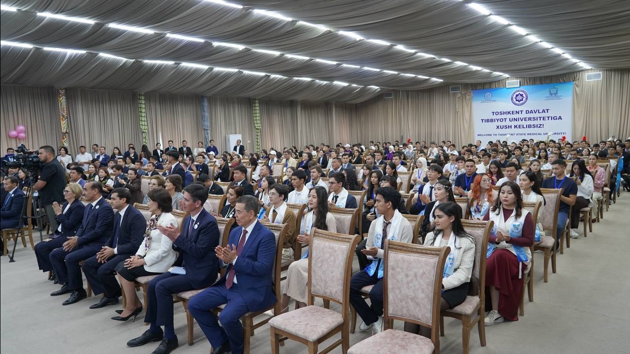 Жетілген әйелдер мастурбация жасайды және үй порносын шашады