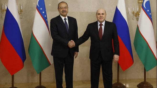 Өзбекстан ҳәм Россия товар алмасыўды 2030-жылға шекем 30 миллиард долларға жеткериўге келисип алды