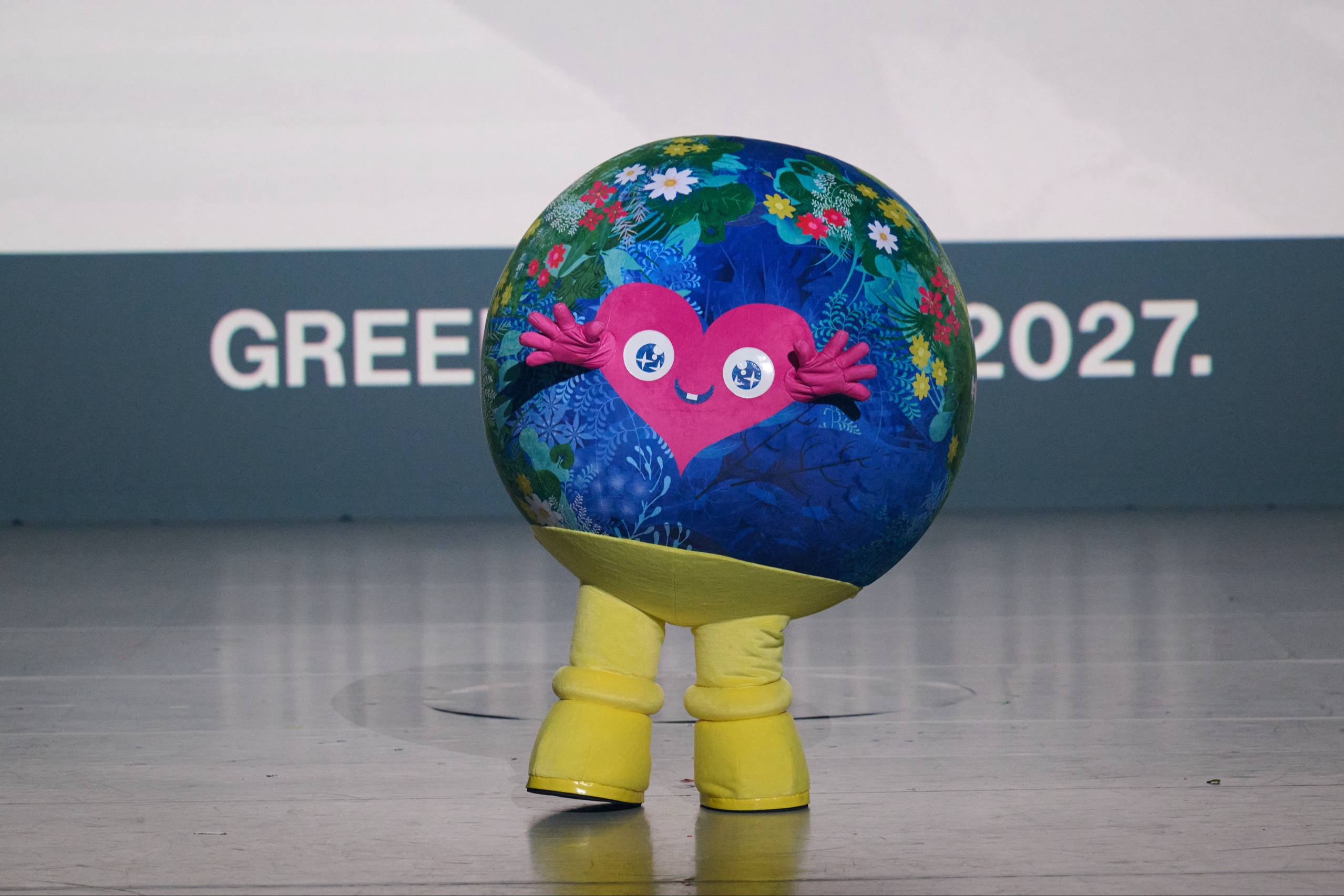 Қынаптың ішінде көзге түскен порно видео