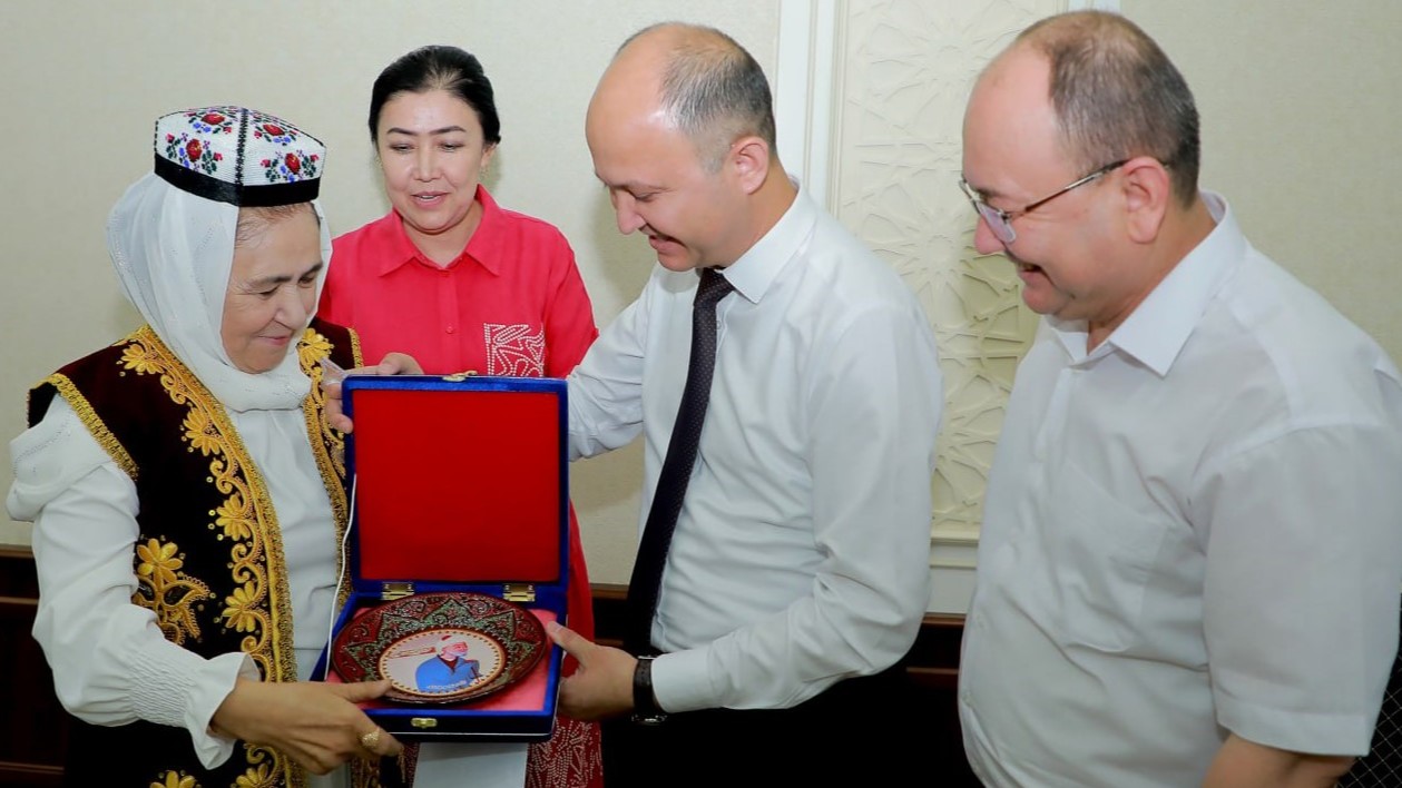 Onlayn zoravonlik porno