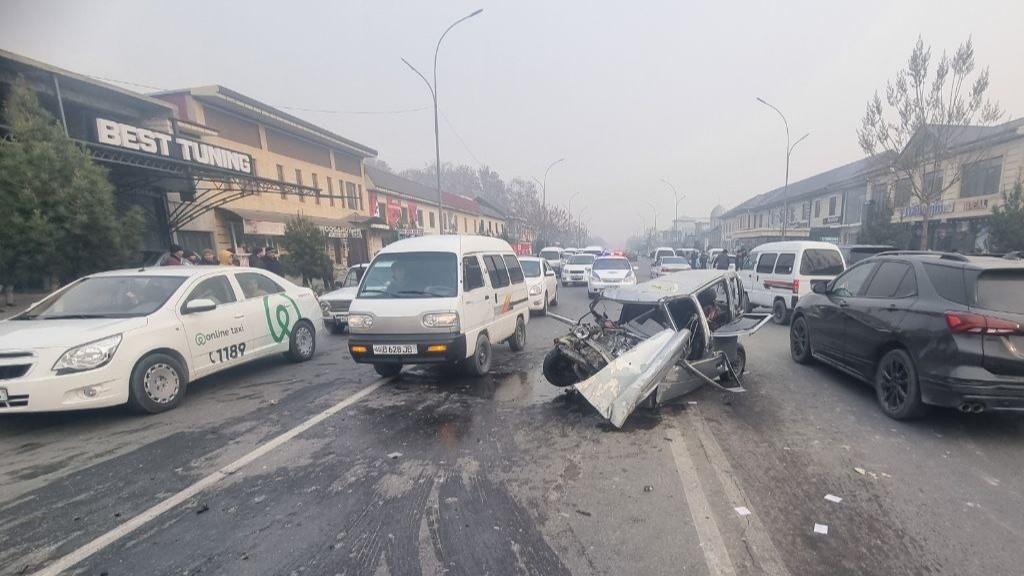 Gwen Tennyson porno multfilm Voyaga etgan ayollar bilan uy qurilishi porno