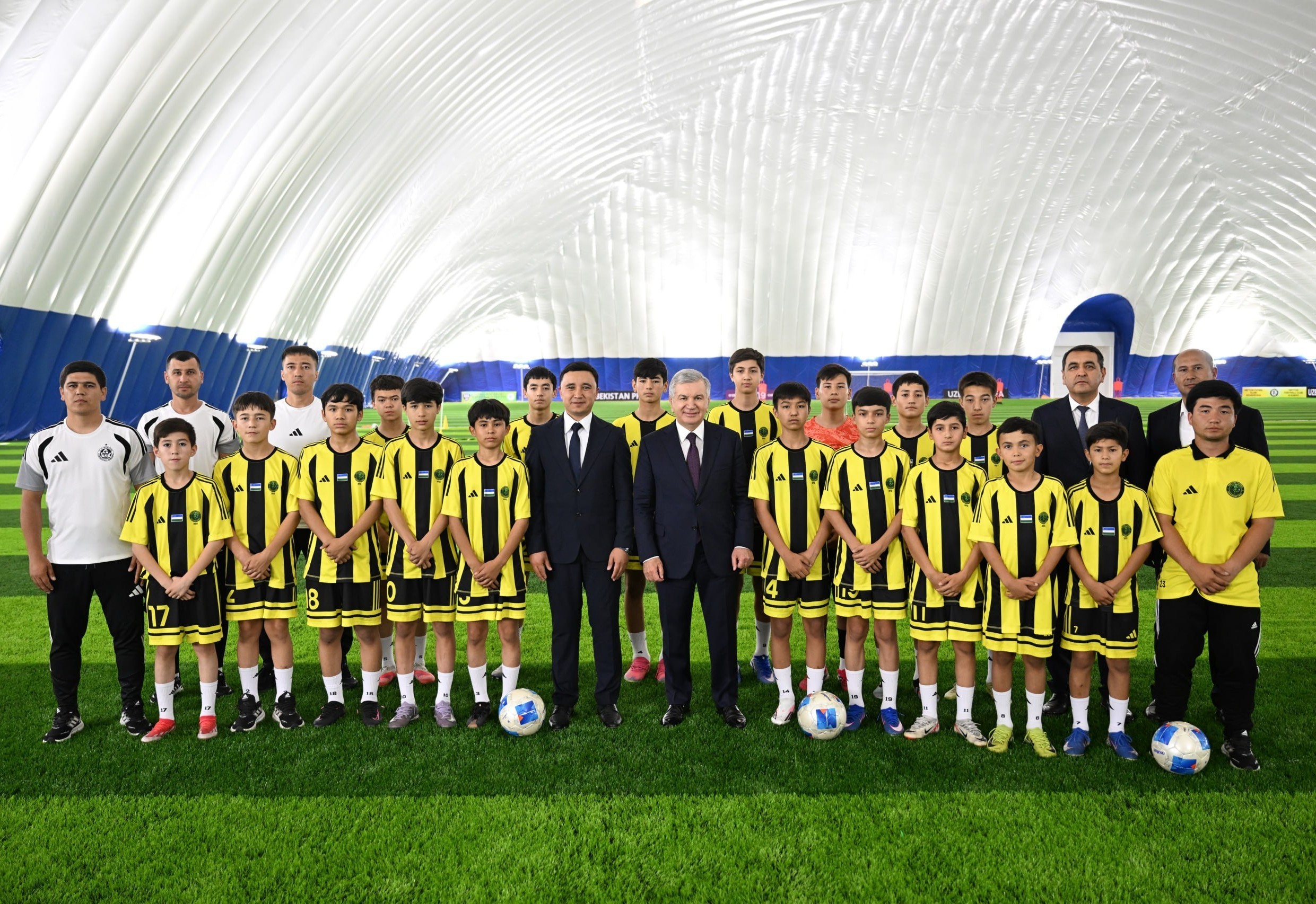 Prezidentimiz “Neftchi” bolalar futbol akademiyasiga tashrif buyurdi