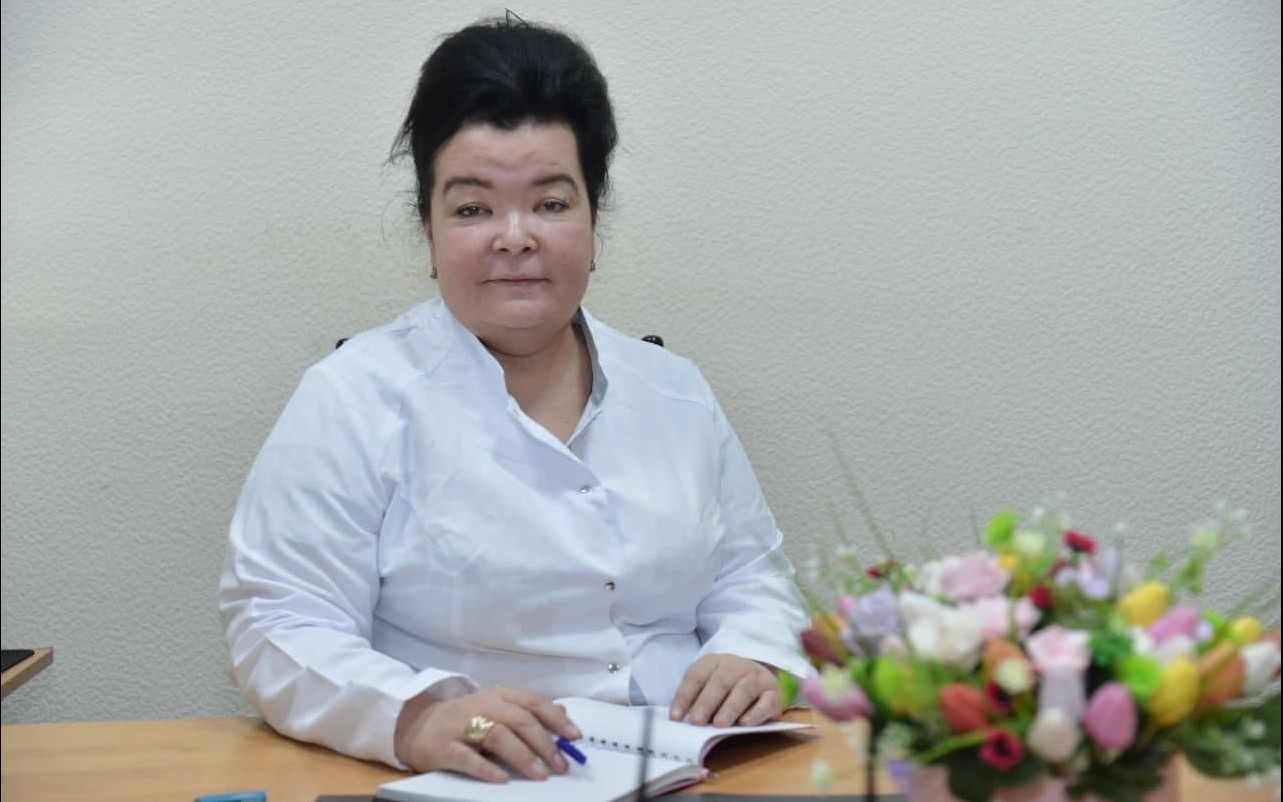 Yuqori sifatli osilgan kokraklar Tasodifiy mushuk miltillovchi fotosuratlar