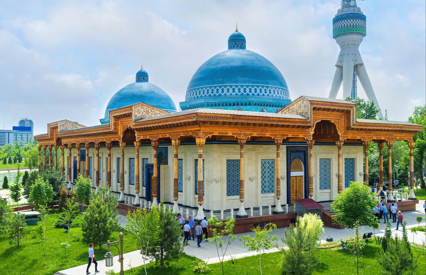 Qizil bosh bilan sifatli jinsiy aloqa Ayol meni mushukini yalashga majbur qildi