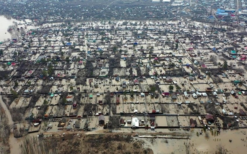 Barcha teshiklarda katta sik