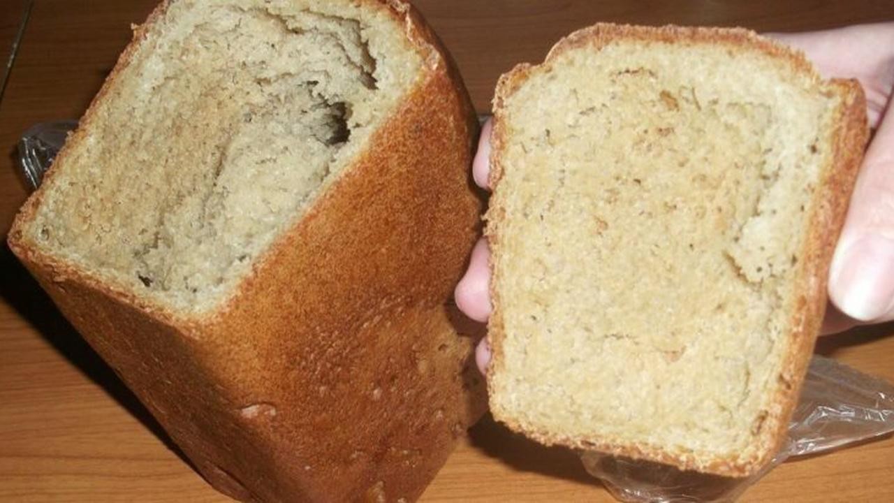 Что внутри хлеба. Сыропеклый Мякиш. Картофельная болезнь хлеба. Тягучая болезнь хлеба. Картофельная палочка в хлебе.