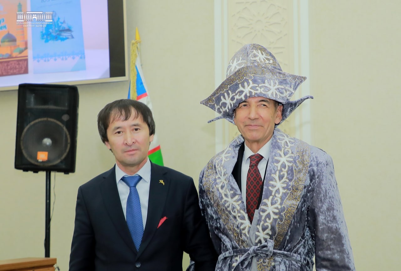 Жас қыздың алғашқы секс порно видеосын қараңыз