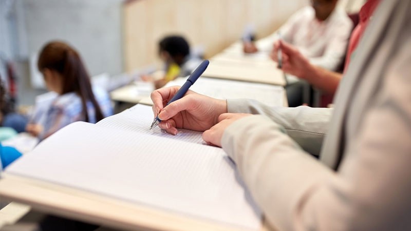 Juft bilan qoplangan mushuklarning porno fotosuratlari