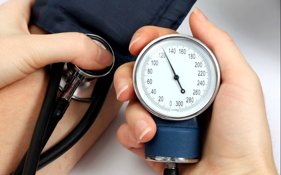 Porno qiz qalin xoroz dan cums