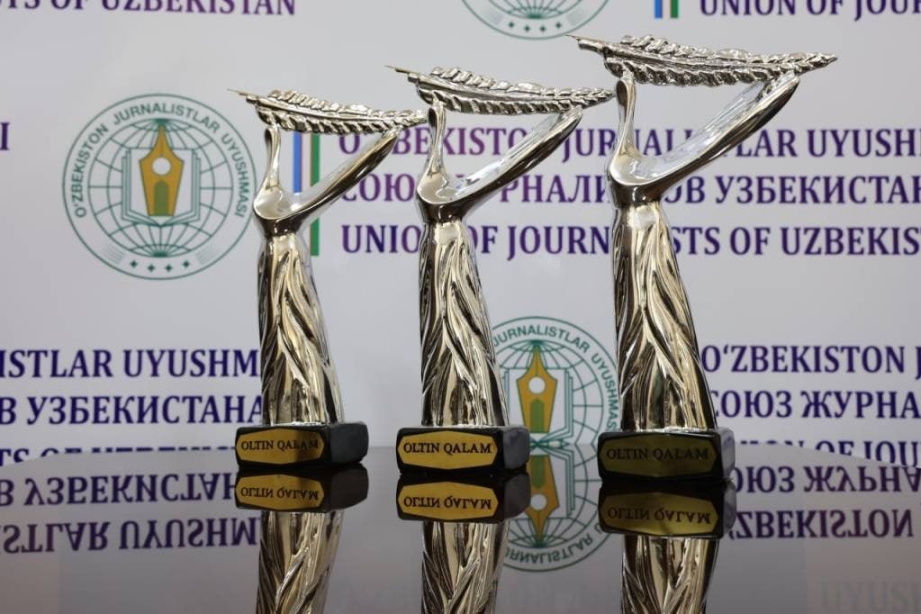 Yalangoch erkak mashhurlarning videolari Semiz ayollar Dik sorish onlayn