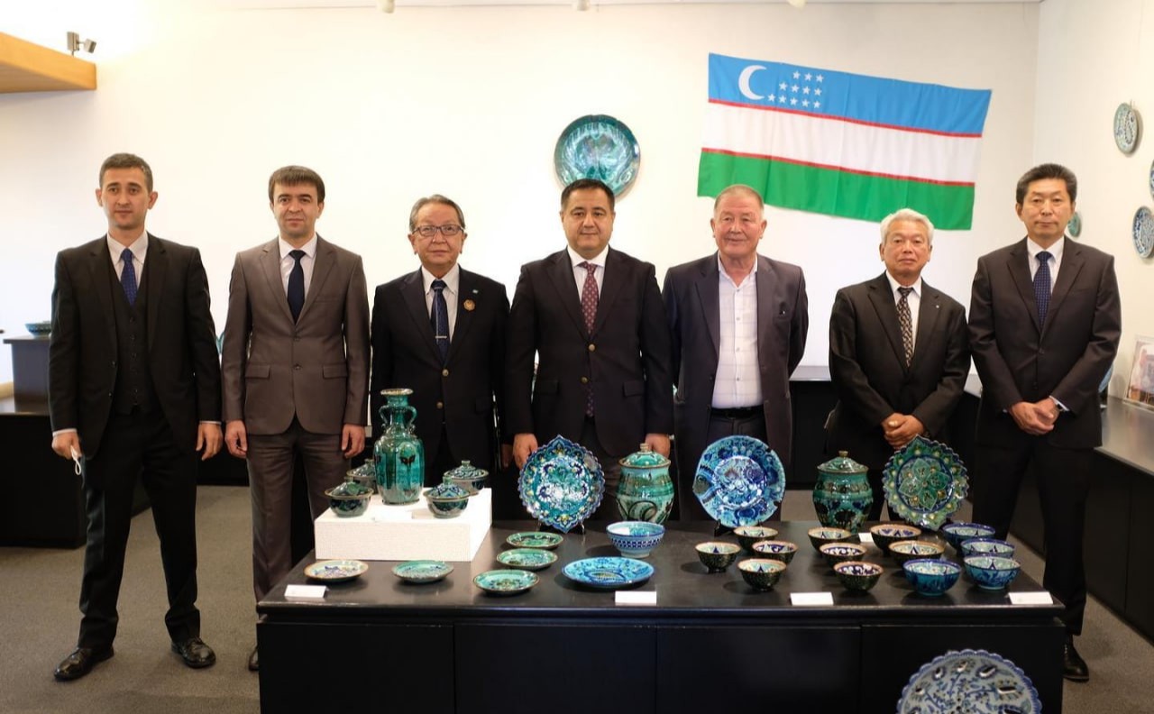 Минако және кунзит xxx үлгісінің суреті