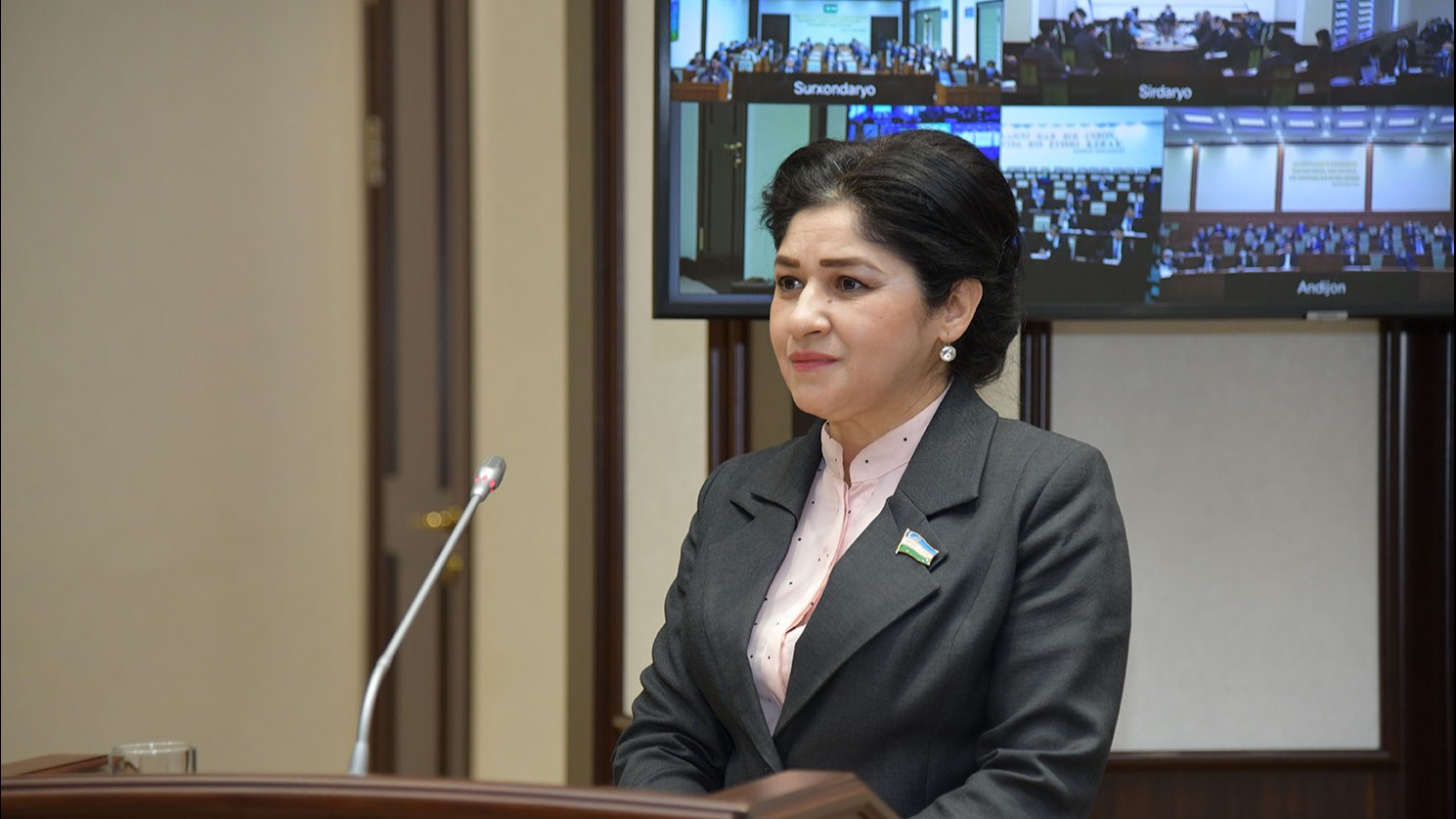 Jinsiy beshlik xizmati Rus pornosi: buvisi va nabirasi