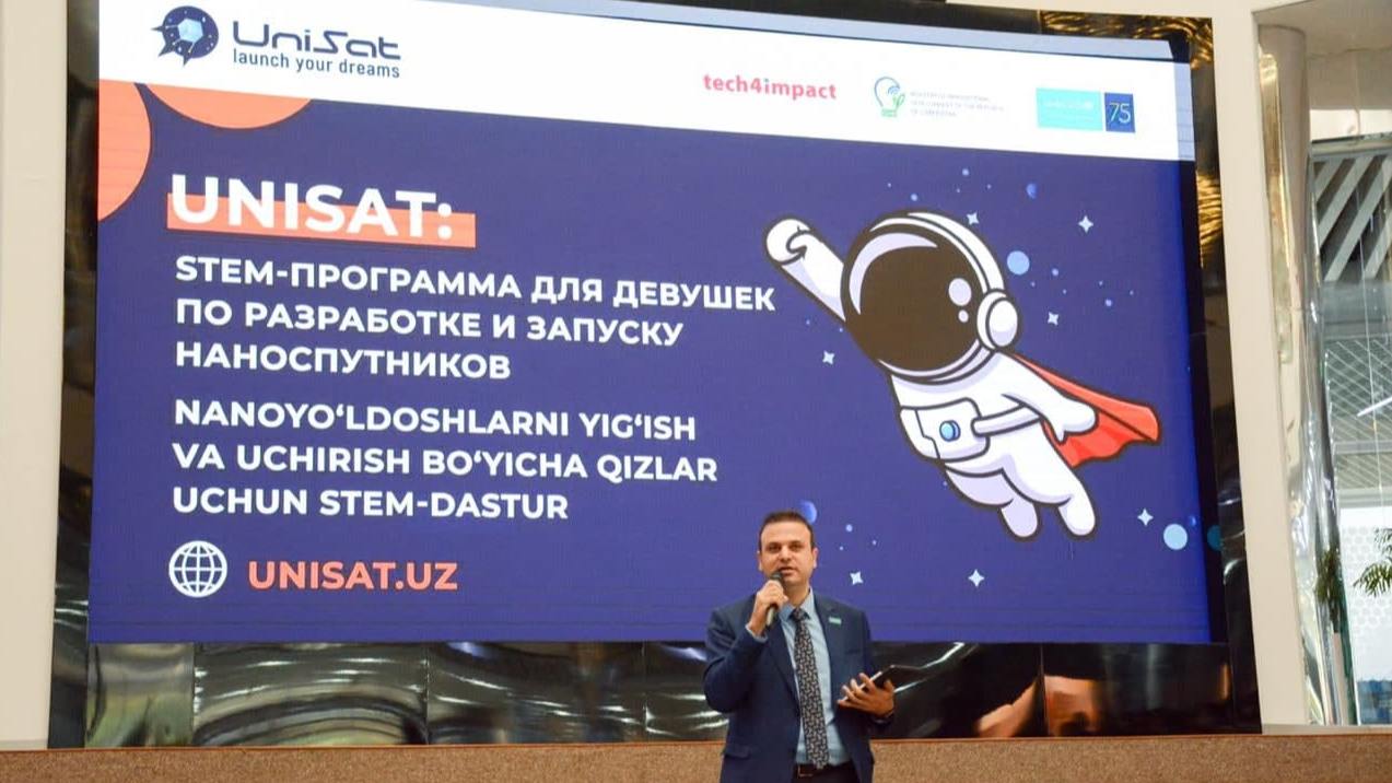 Ottiz fut porno yulduzlarning mototsikl nomlarini boshqargan