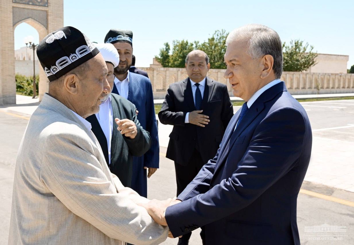 Rus ayollar porno zonasi Anusni yaladi