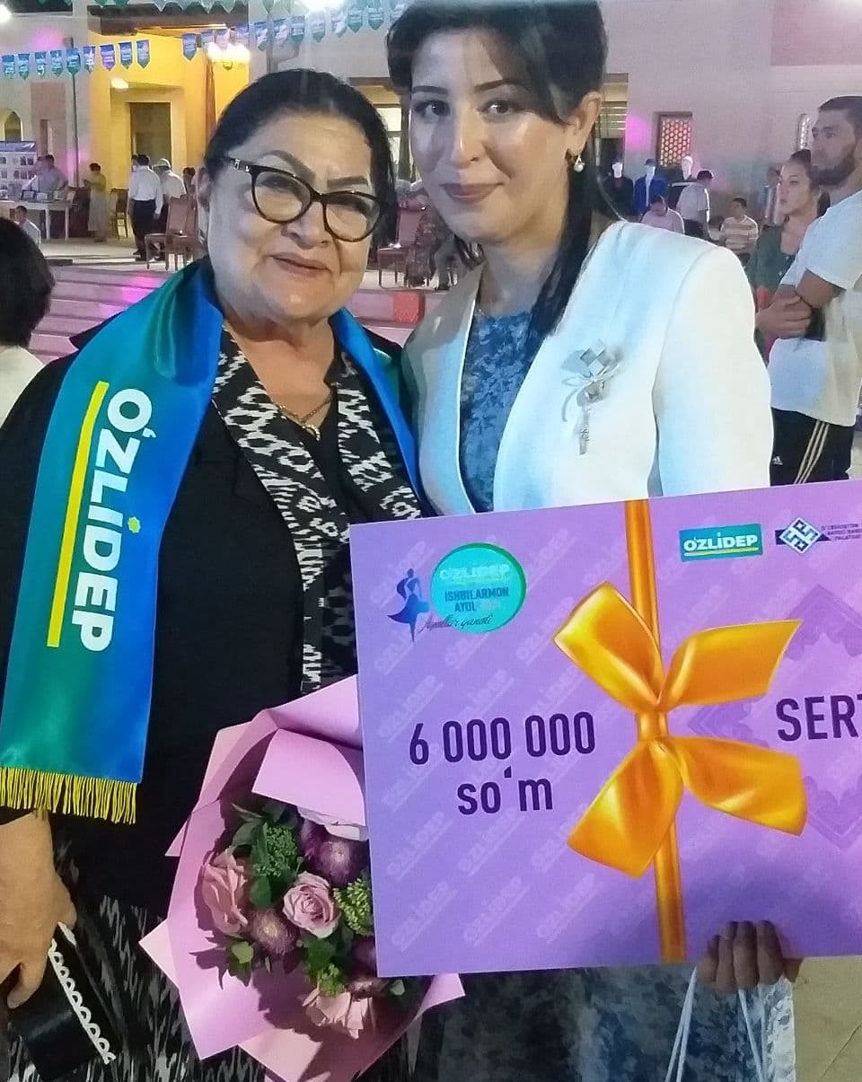 Sienna West porno tomosha