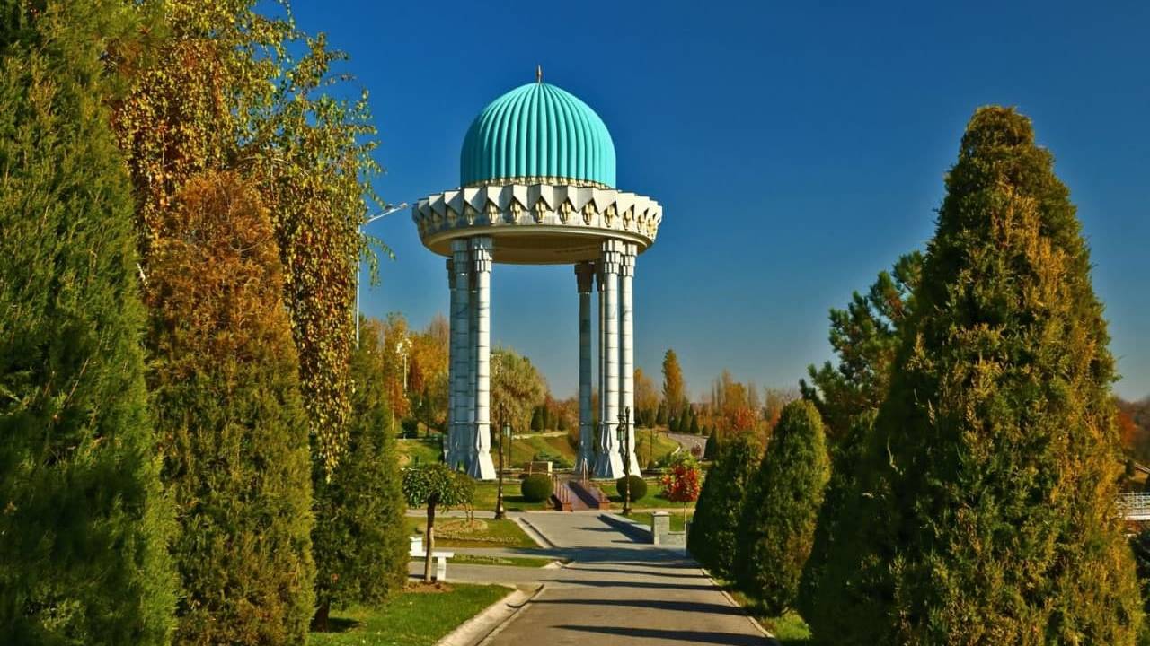 Ташкент сайт. Шахидлар майдони Ташкент. Мемориальный комплекс шахидлар майдони. Узбекистан Ташкент достопримечательности. Узбекистан Ташкентская телебашня.