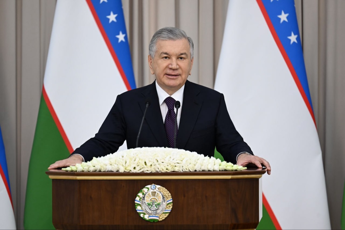 Rus styuardessalari jinsiy aloqada bolgan porno video